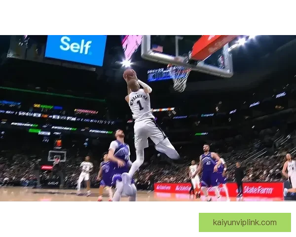 小伙子勇气可嘉埃奇库姆怒批裁判遭吹技术犯规